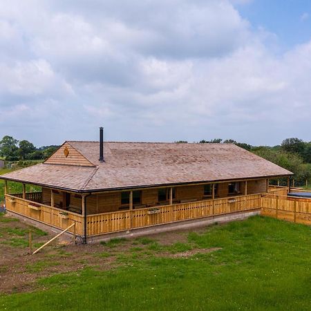 Luxury Log Cabin With A Hot Tub Stone  Eksteriør bilde