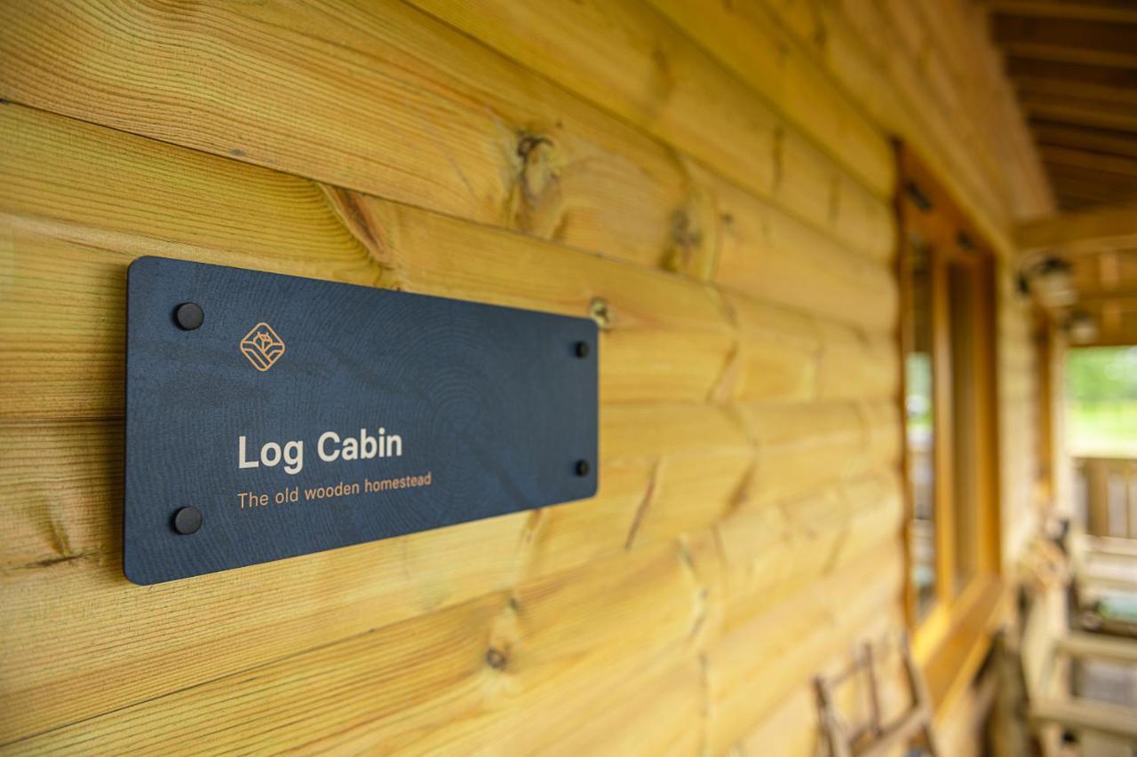 Luxury Log Cabin With A Hot Tub Stone  Eksteriør bilde