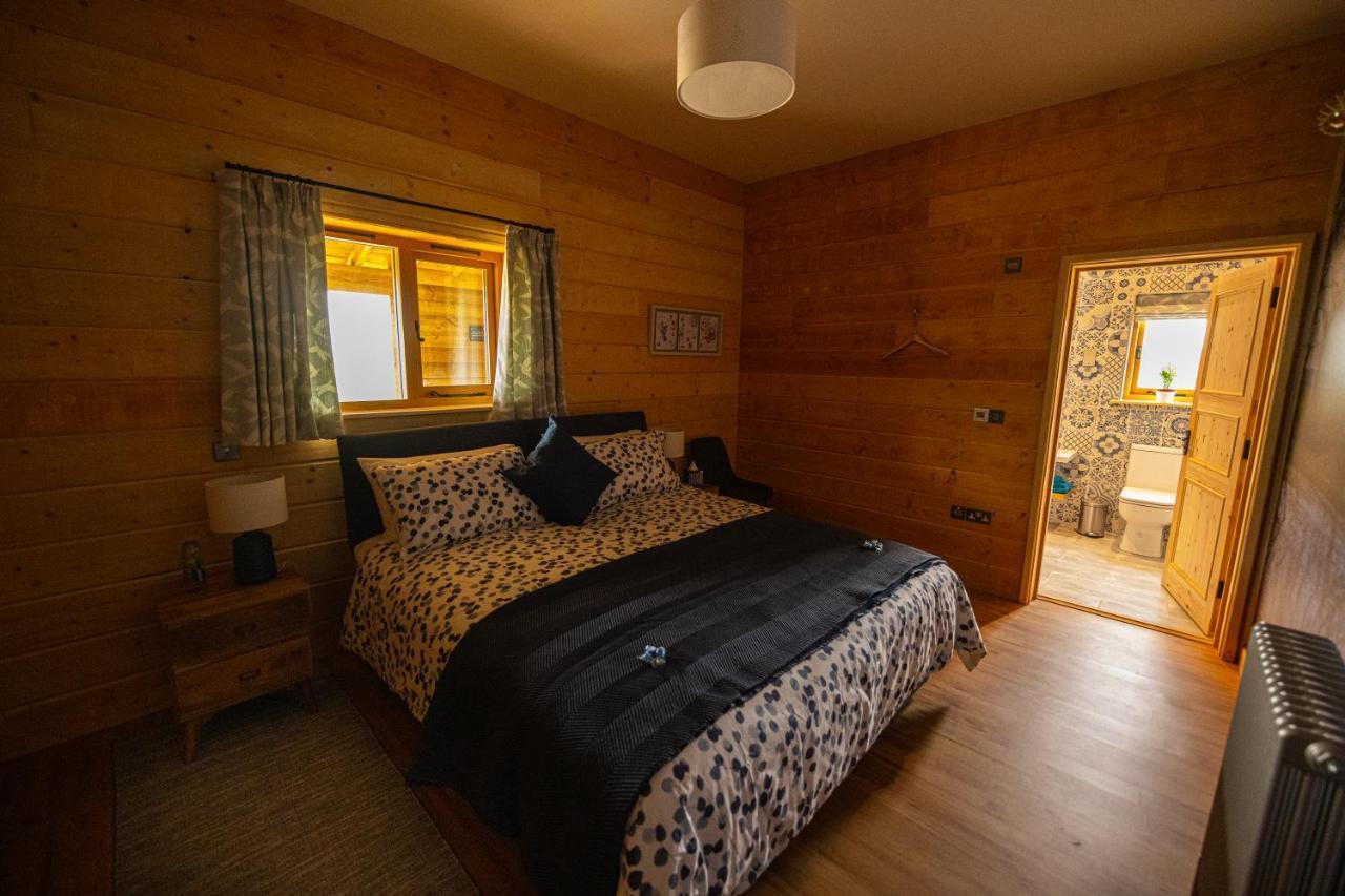 Luxury Log Cabin With A Hot Tub Stone  Eksteriør bilde