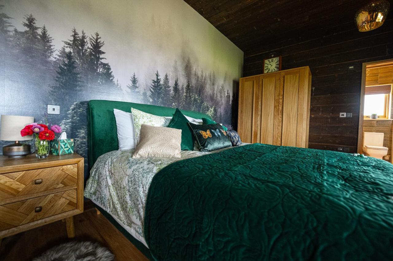 Luxury Log Cabin With A Hot Tub Stone  Eksteriør bilde